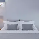 Mykonos No5 Luxury & Hotel 4*