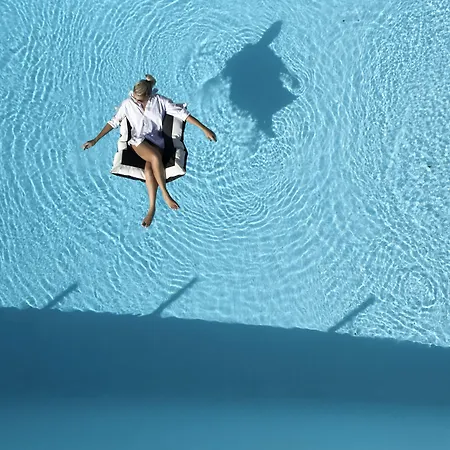 أجنحة وفيلات فاخرة رقم 5 في ميكونوس 4*