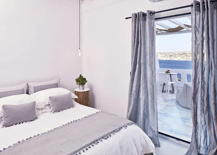 Mykonos No5 Luxury & 4* Mykonos Town